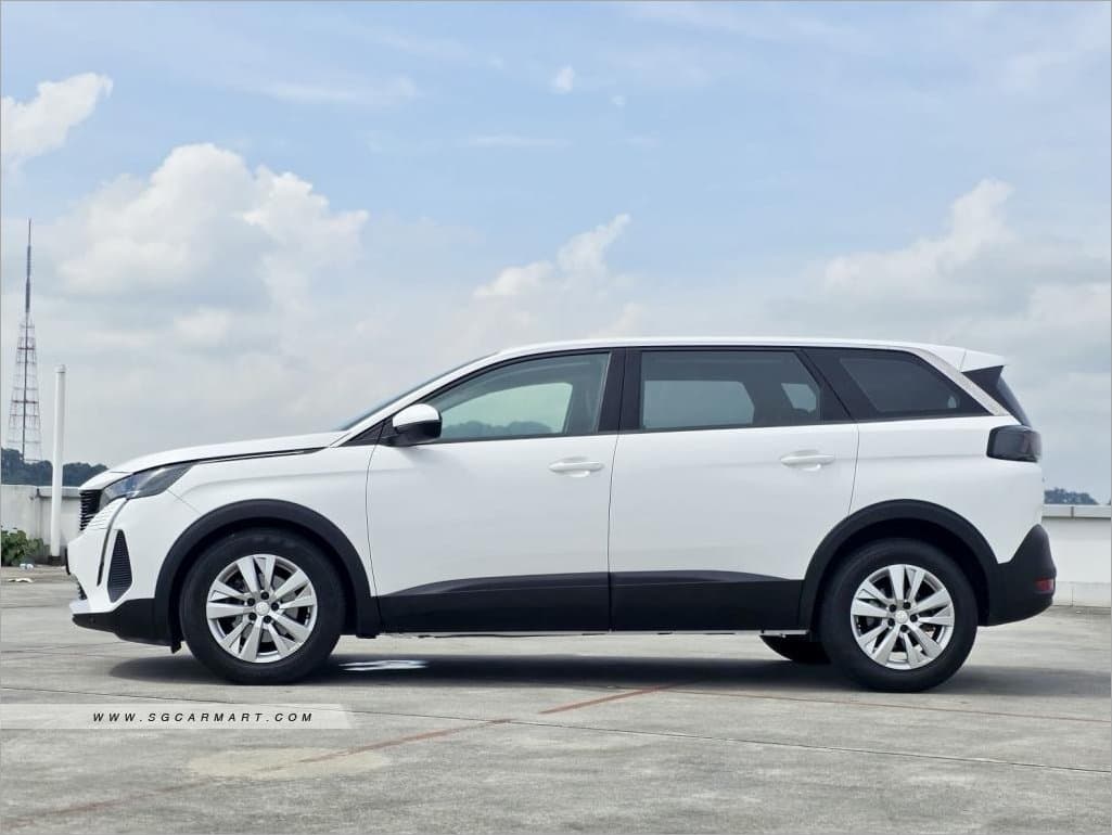 Peugeot 5008 1.2A Puretech EAT8 Active Premium photo 3