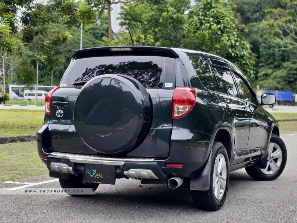 Toyota Rav4 2.4A 5DR (COE till 06/2028) photo 4
