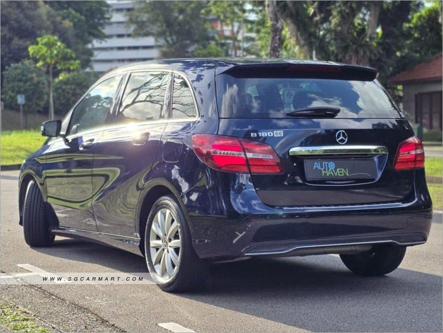 Mercedes-Benz B-Class B180 Style photo 3