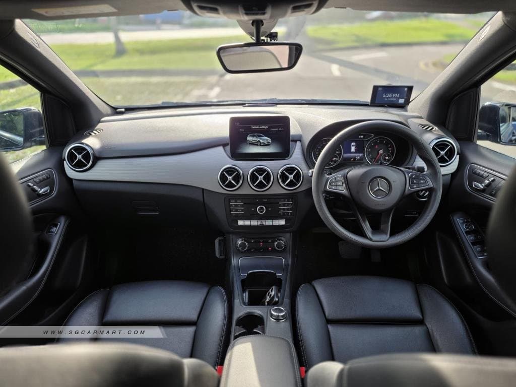 Mercedes-Benz B-Class B180 Style photo 6
