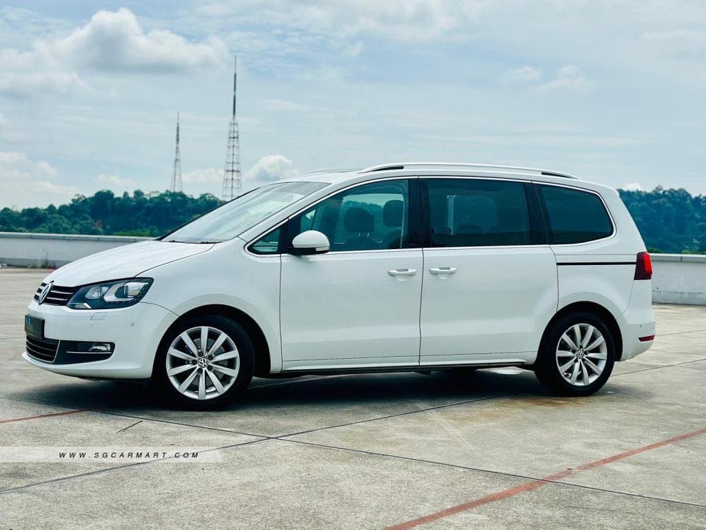 Volkswagen Sharan 2.0A TSI Panoramic Roof photo 2