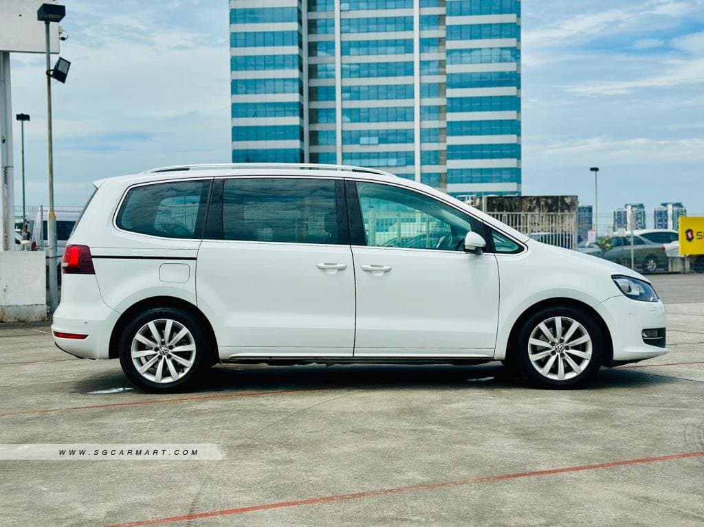 Volkswagen Sharan 2.0A TSI Panoramic Roof photo 3