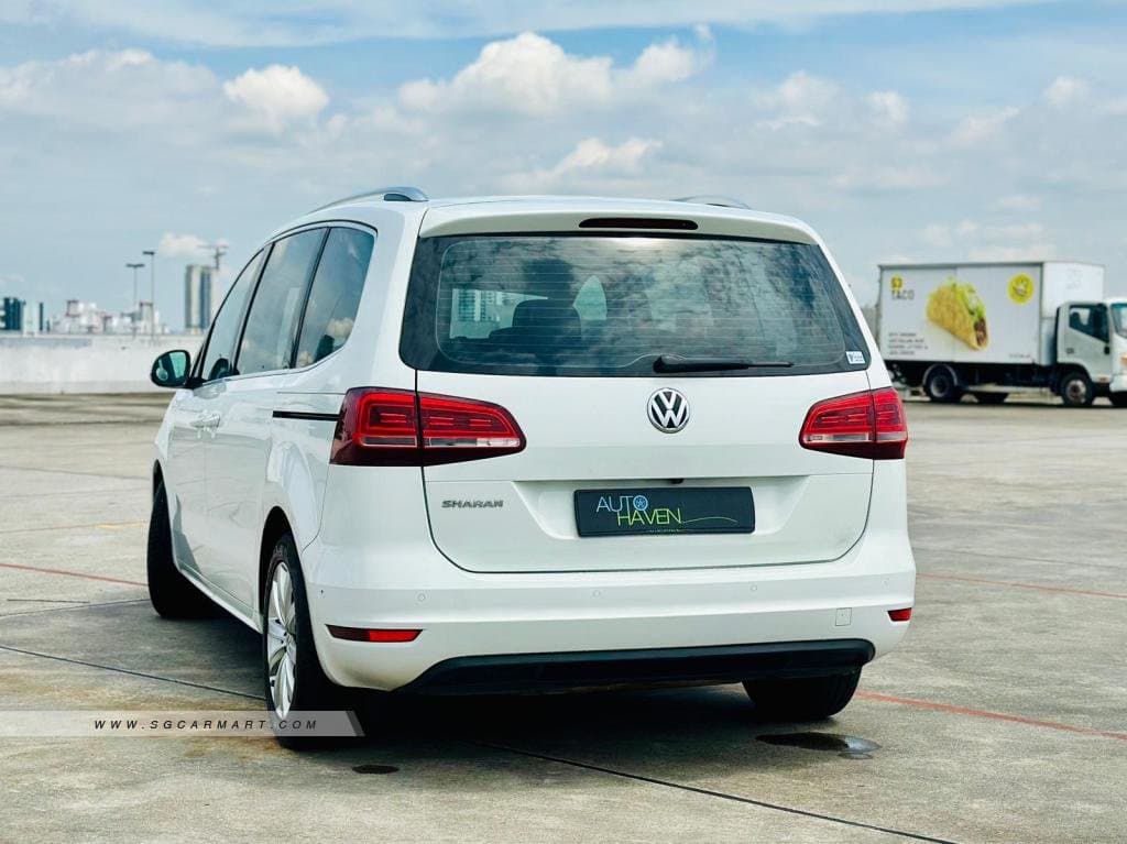 Volkswagen Sharan 2.0A TSI Panoramic Roof photo 4