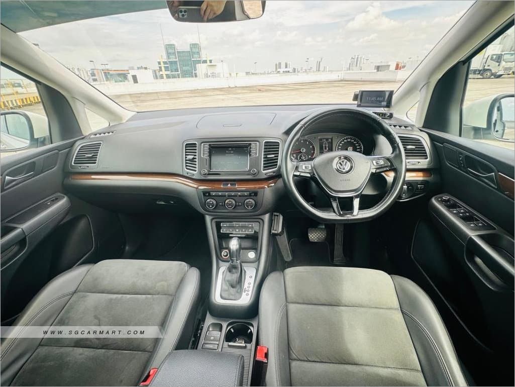 Volkswagen Sharan 2.0A TSI Panoramic Roof photo 6