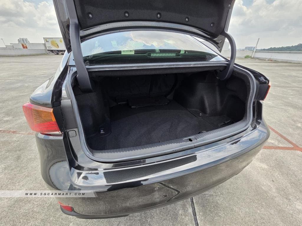 Lexus IS Turbo IS300 Executive photo 5