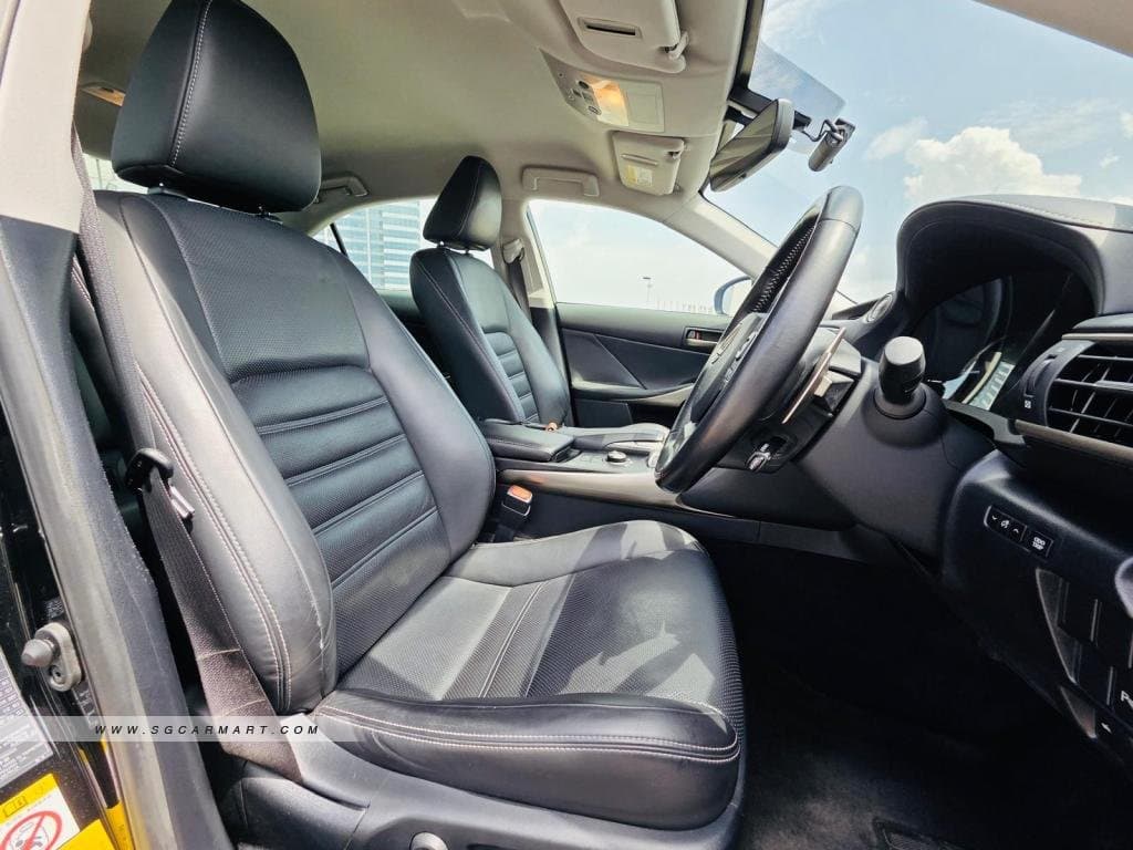 Lexus IS Turbo IS300 Executive photo 8