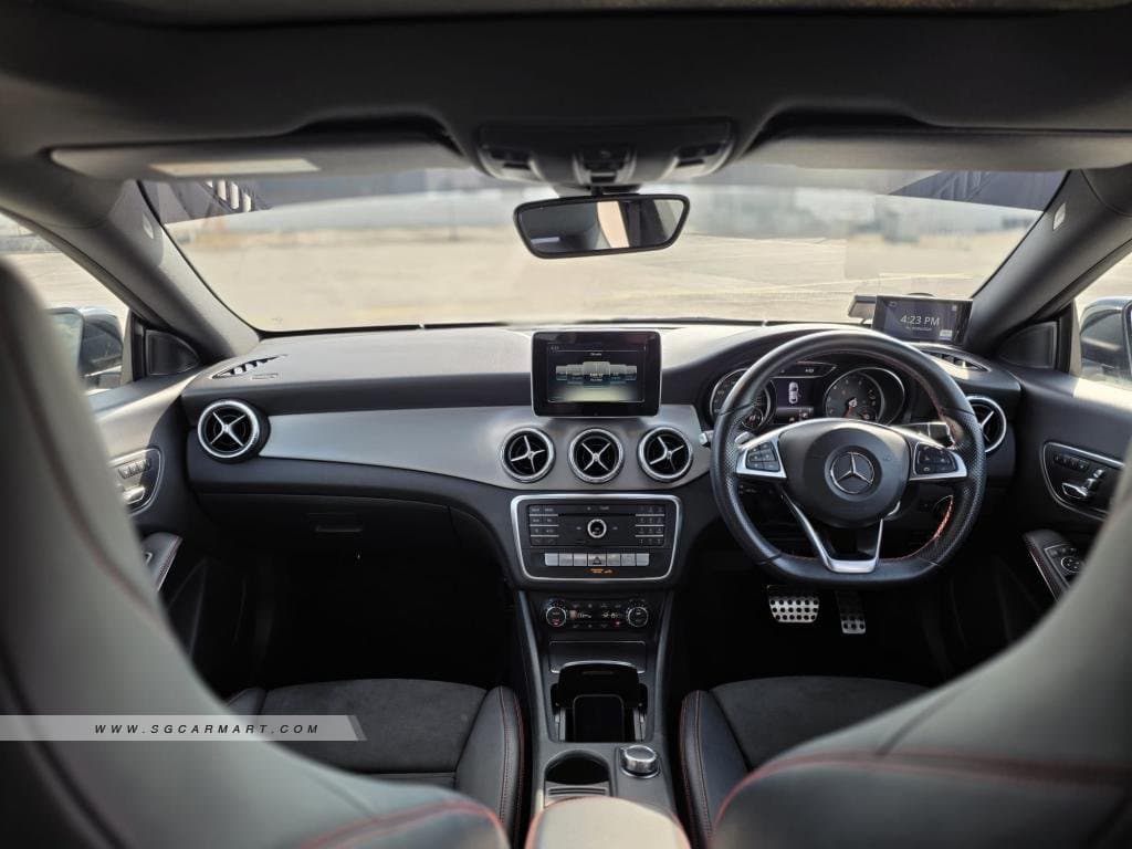 Mercedes-Benz CLA-Class CLA180 AMG Line photo 6