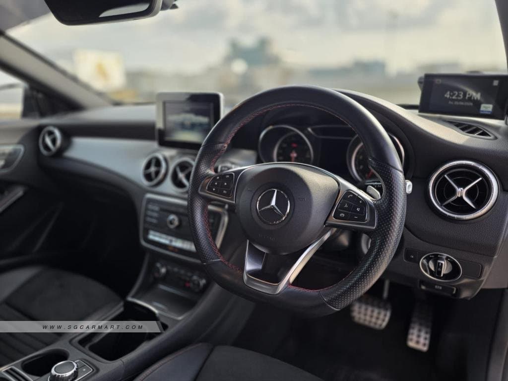 Mercedes-Benz CLA-Class CLA180 AMG Line photo 7
