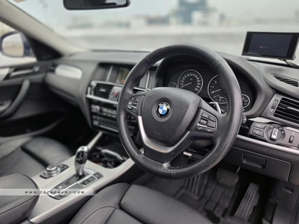 BMW X4 xDrive20i Sunroof photo 7
