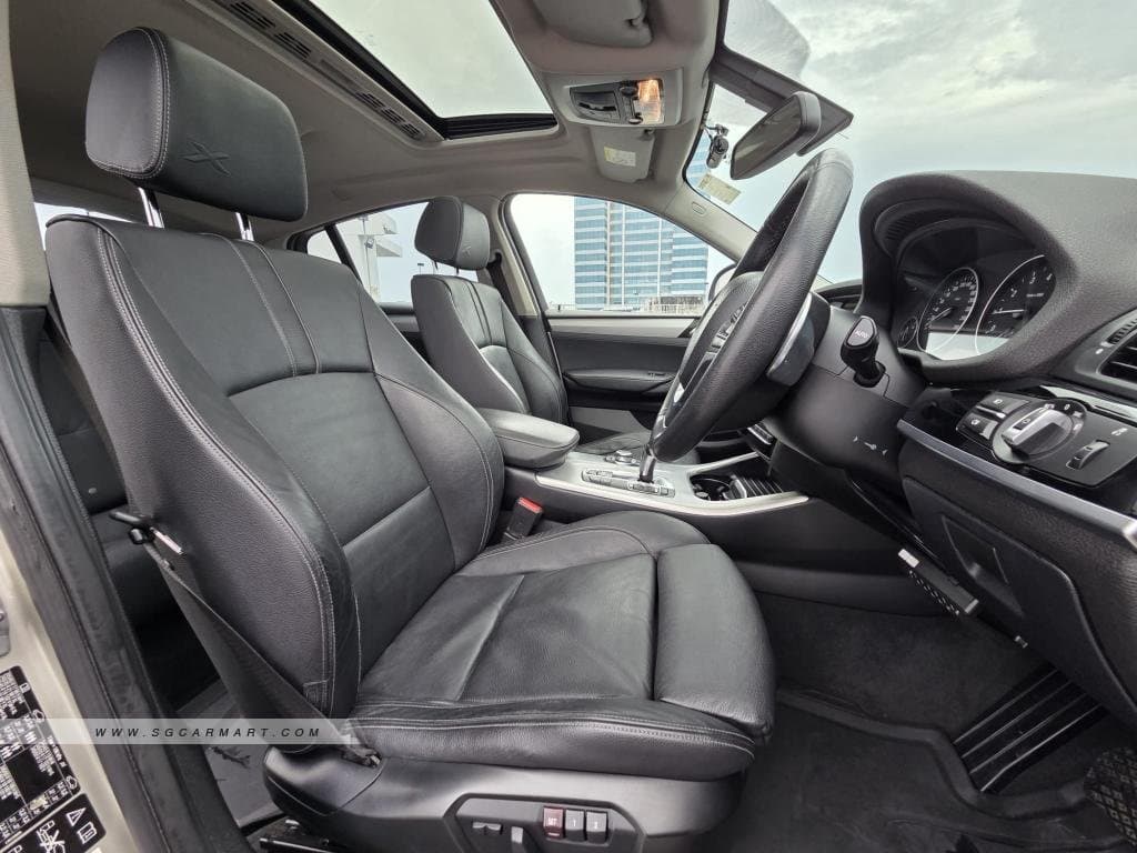 BMW X4 xDrive20i Sunroof photo 8