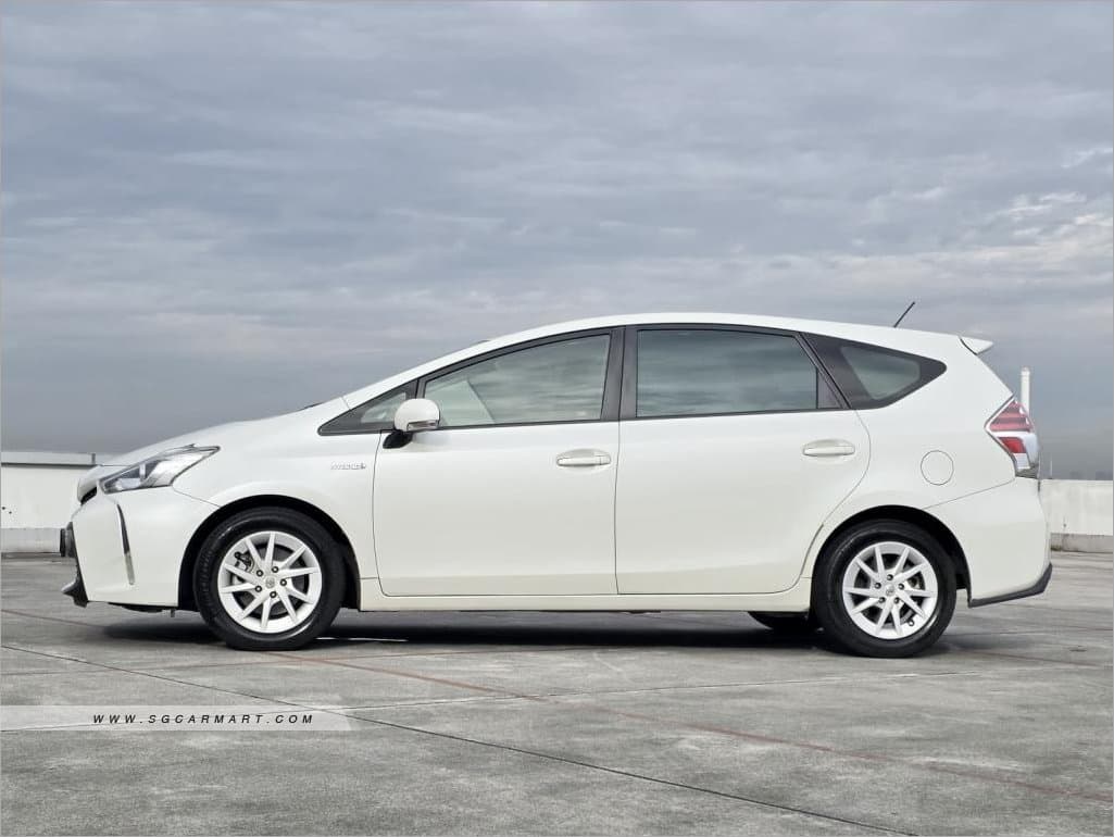 Toyota Prius Plus Hybrid 1.8A photo 2