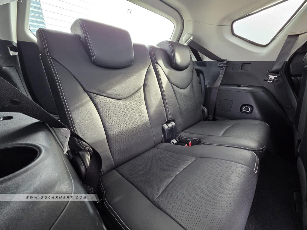 Toyota Prius Plus Hybrid 1.8A photo 9