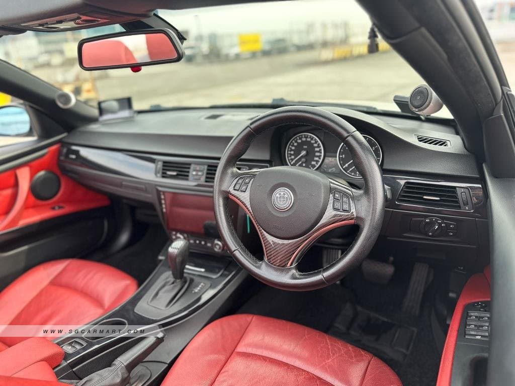 BMW 3 Series 320i Convertible (COE till 04/2028) photo 8