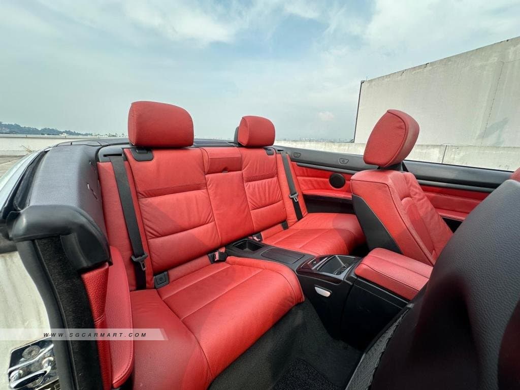 BMW 3 Series 320i Convertible (COE till 04/2028) photo 9