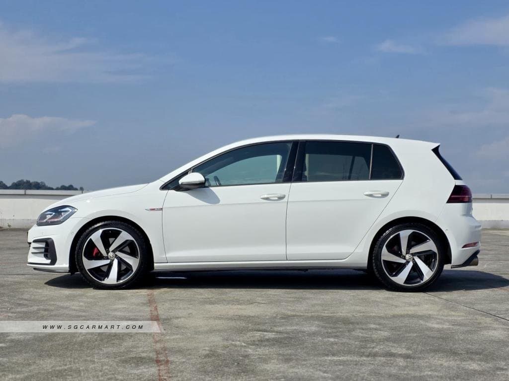Volkswagen Golf GTI 5DR Sunroof photo 3