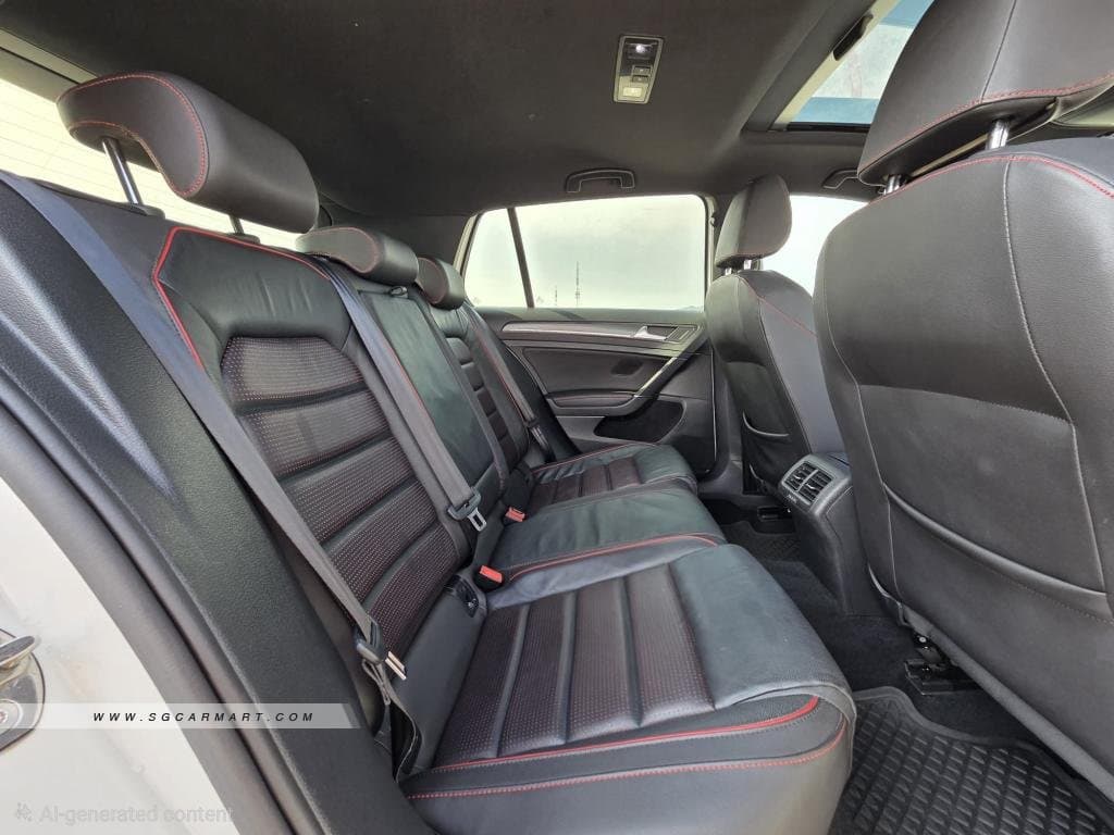 Volkswagen Golf GTI 5DR Sunroof photo 8