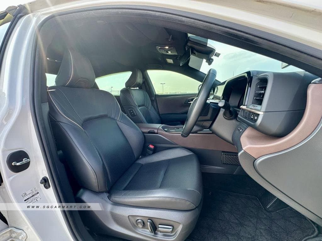 Toyota Crown Crossover Hybrid 2.5 G Advanced Leather Package photo 8