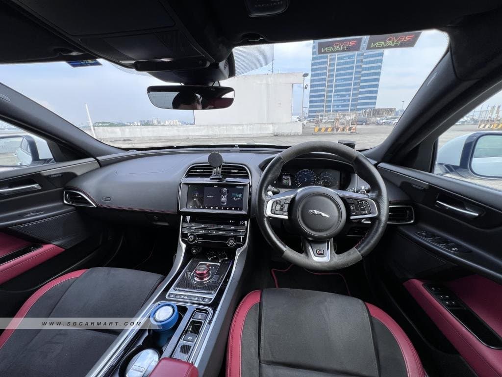 Jaguar XE S 3.0A V6 photo 7