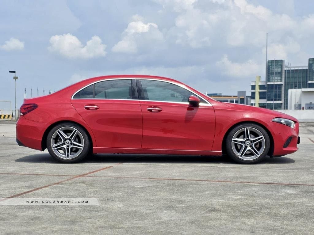 Mercedes-Benz A-Class Saloon A200 Progressive photo 3