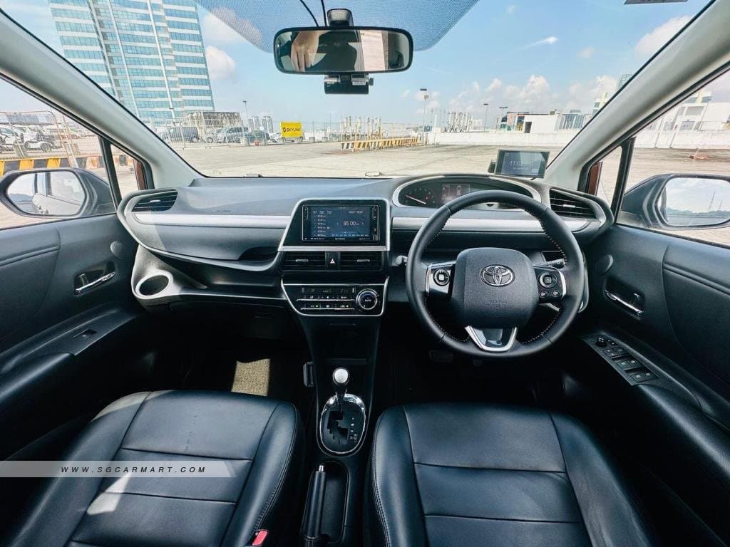 Toyota Sienta 1.5A Elegance photo 6
