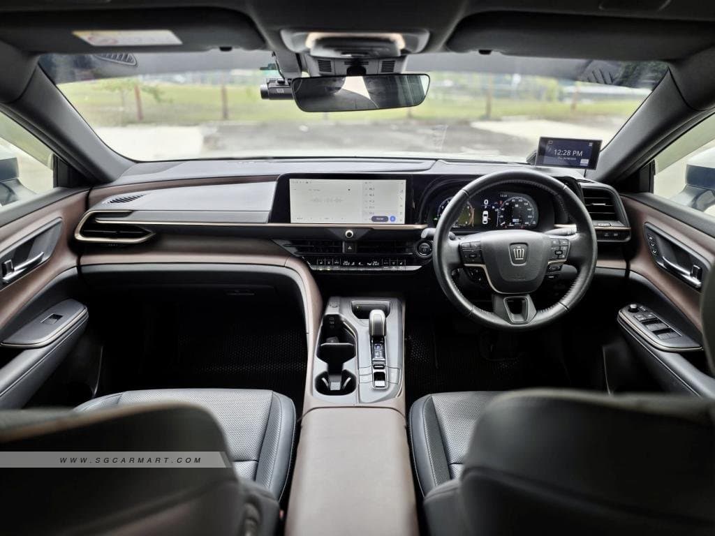 Toyota Crown Crossover Hybrid 2.5A G Advanced Leather Package photo 7