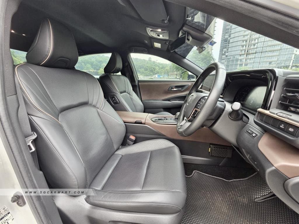 Toyota Crown Crossover Hybrid 2.5A G Advanced Leather Package photo 8