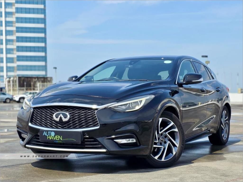 Infiniti Q30 1.6A T Premium