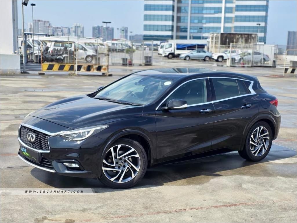 Infiniti Q30 1.6A T Premium photo 2
