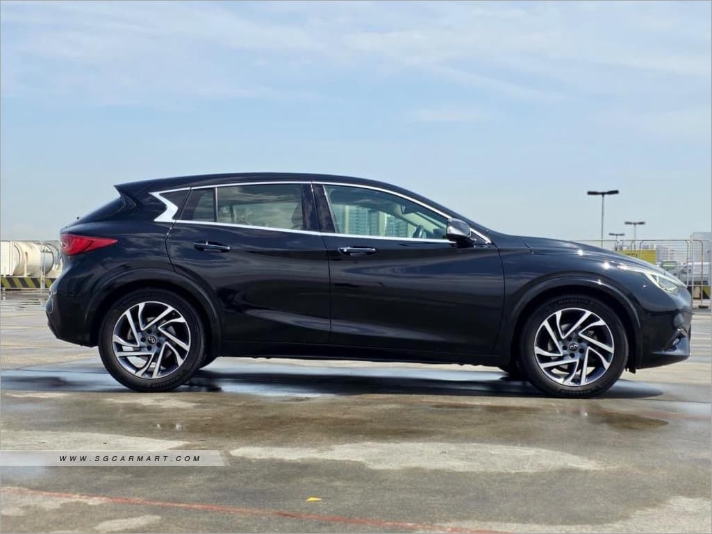 Infiniti Q30 1.6A T Premium photo 3