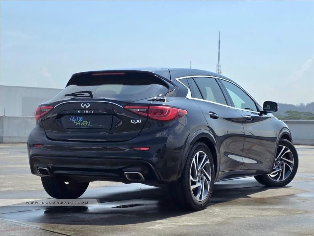 Infiniti Q30 1.6A T Premium photo 4