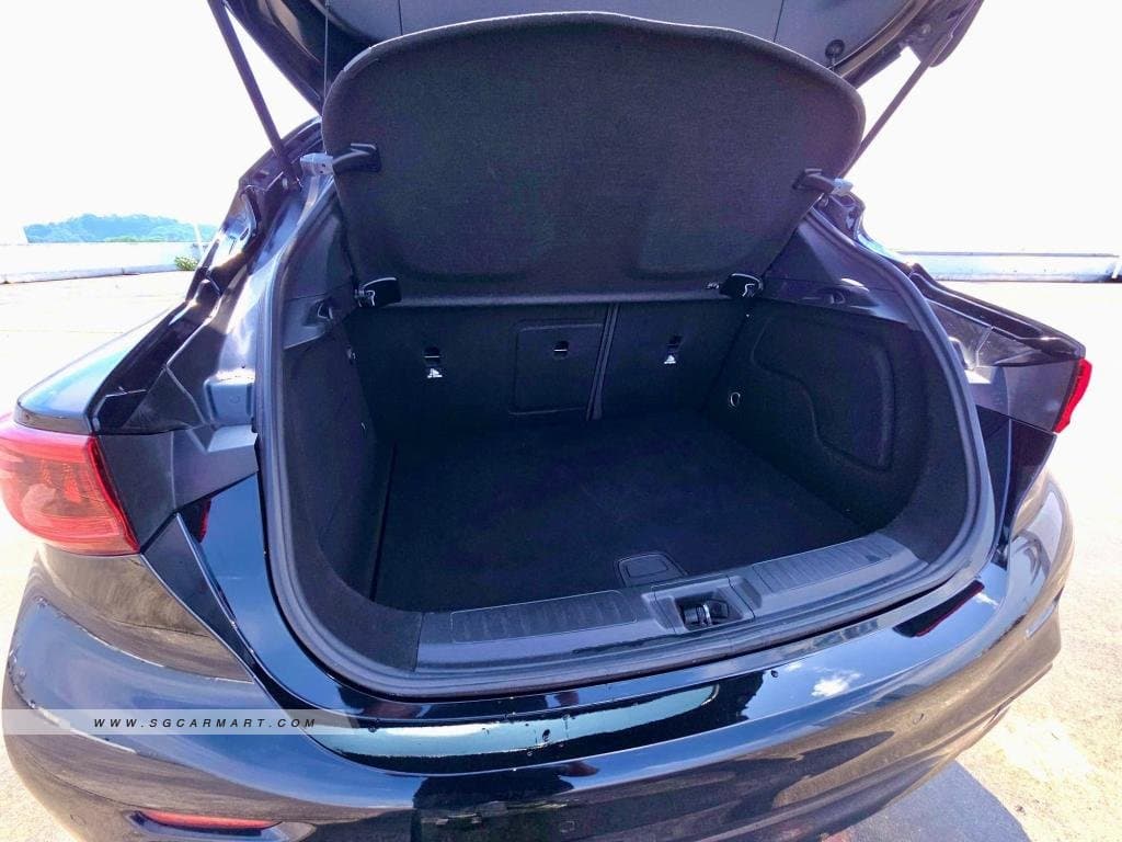 Infiniti Q30 1.6A T Premium photo 5