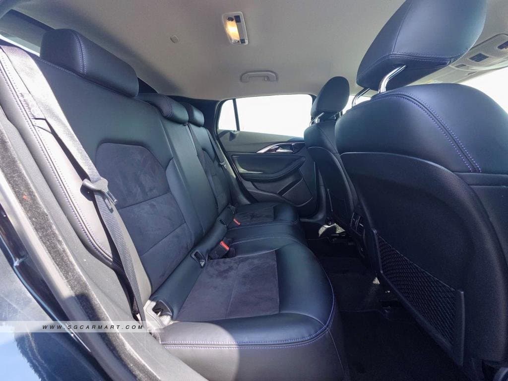 Infiniti Q30 1.6A T Premium photo 9