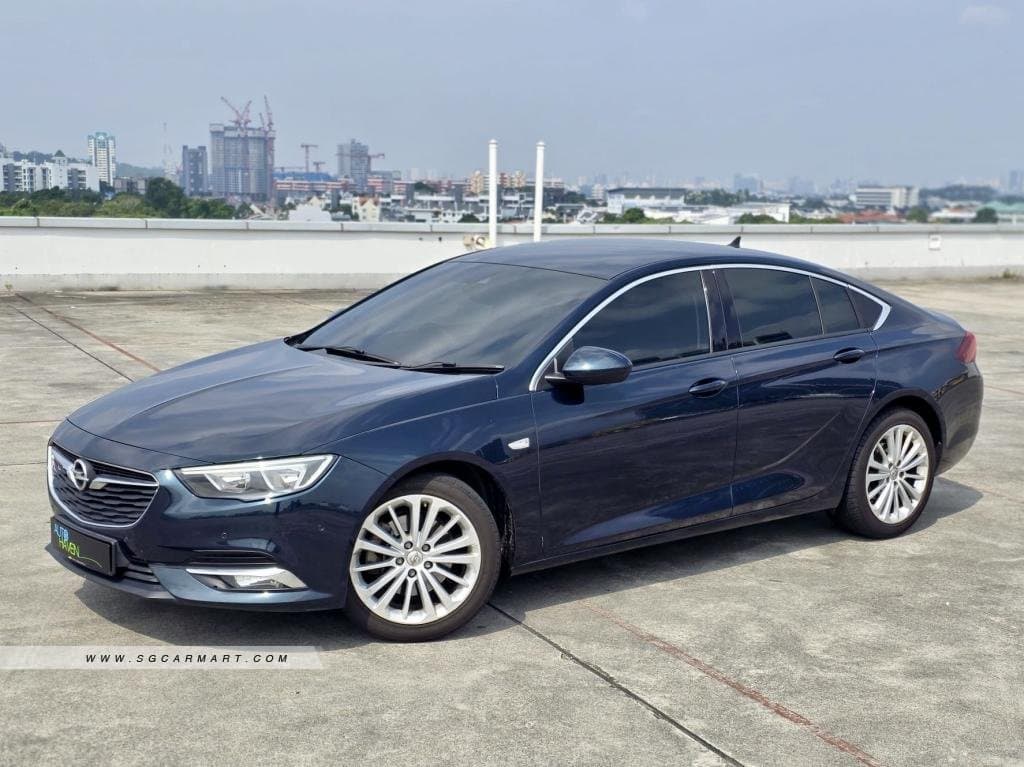 Opel Insignia Grandsport Diesel 1.6A Turbo photo 2