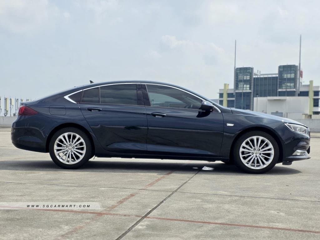 Opel Insignia Grandsport Diesel 1.6A Turbo photo 3