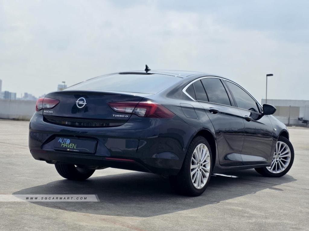 Opel Insignia Grandsport Diesel 1.6A Turbo photo 5