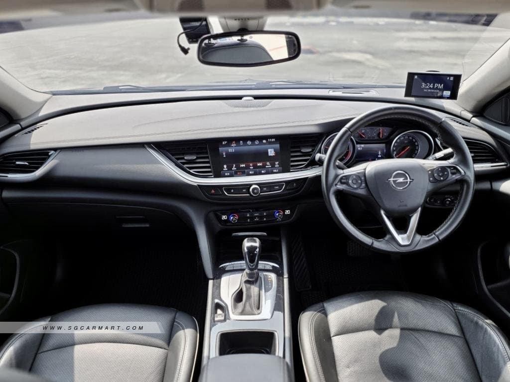 Opel Insignia Grandsport Diesel 1.6A Turbo photo 7