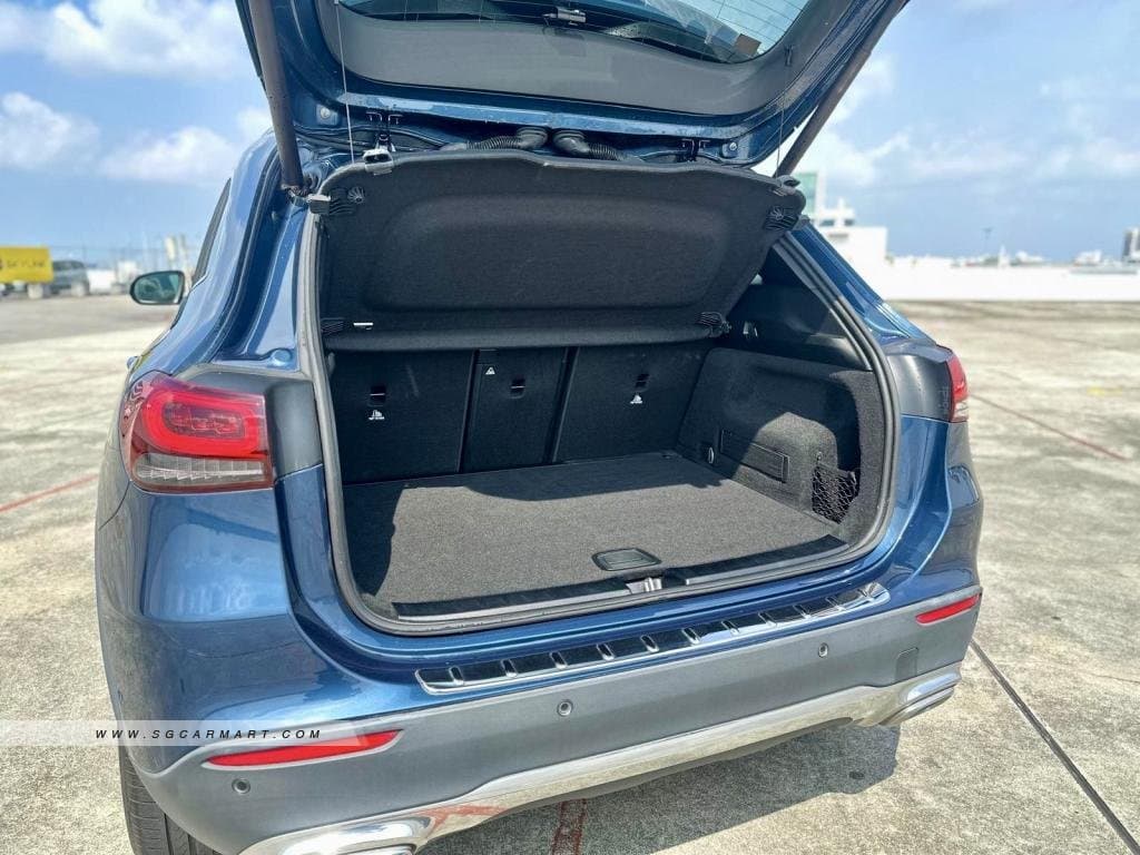 Mercedes-Benz GLA-Class GLA180 Progressive photo 5