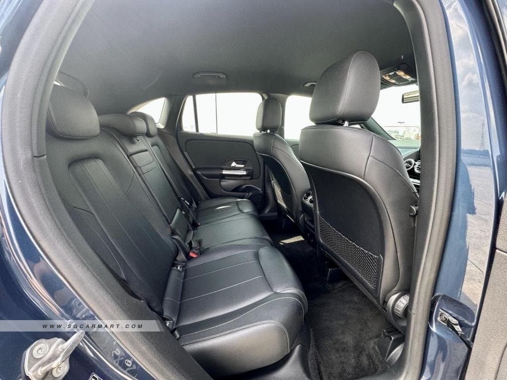 Mercedes-Benz GLA-Class GLA180 Progressive photo 9