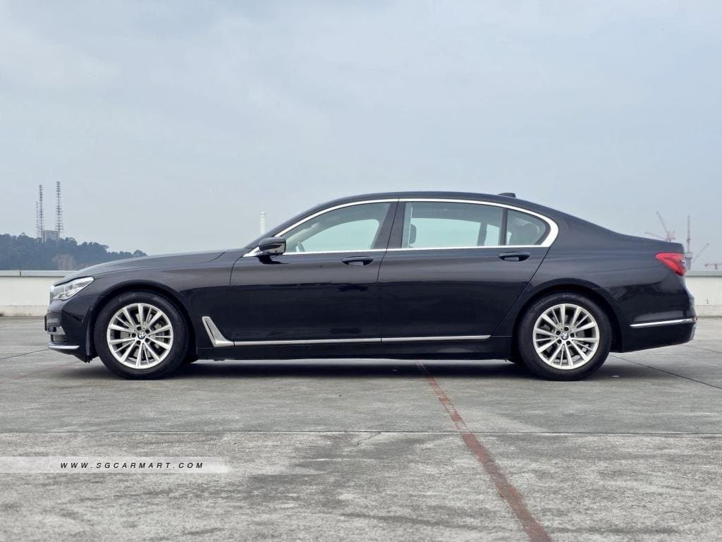 BMW 7 Series 730Li Sunroof photo 3