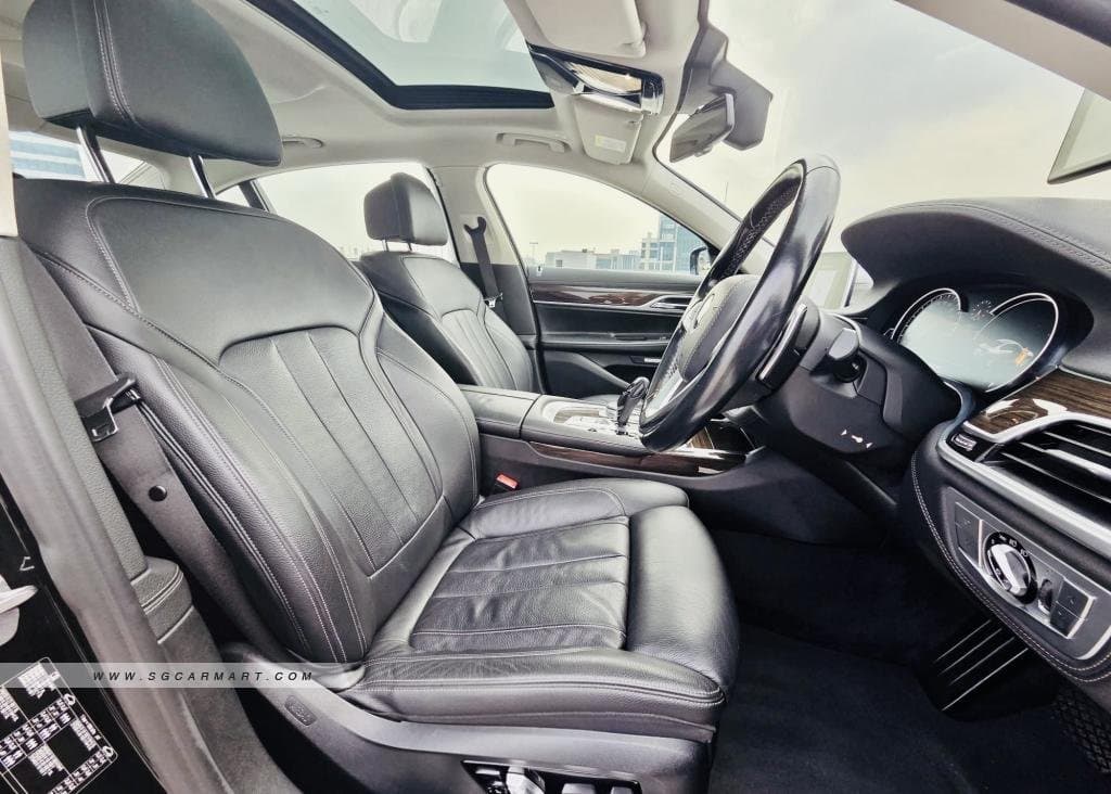 BMW 7 Series 730Li Sunroof photo 8