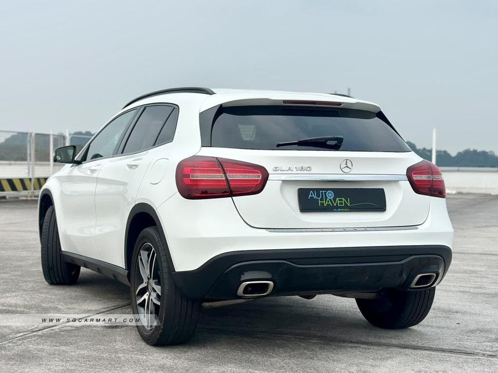 Mercedes-Benz GLA-Class GLA180 Urban Edition photo 4