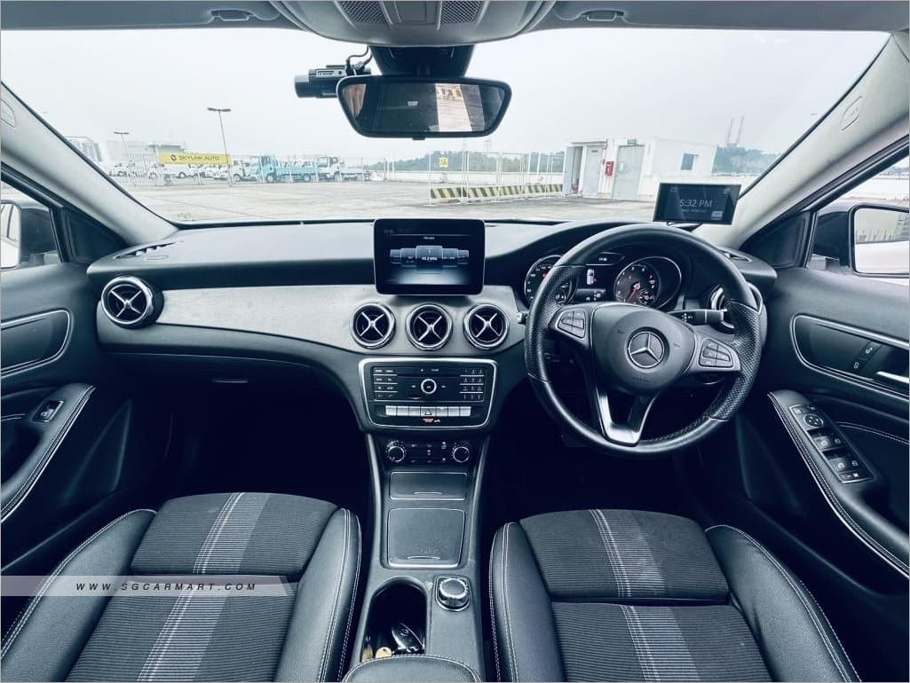 Mercedes-Benz GLA-Class GLA180 Urban Edition photo 5