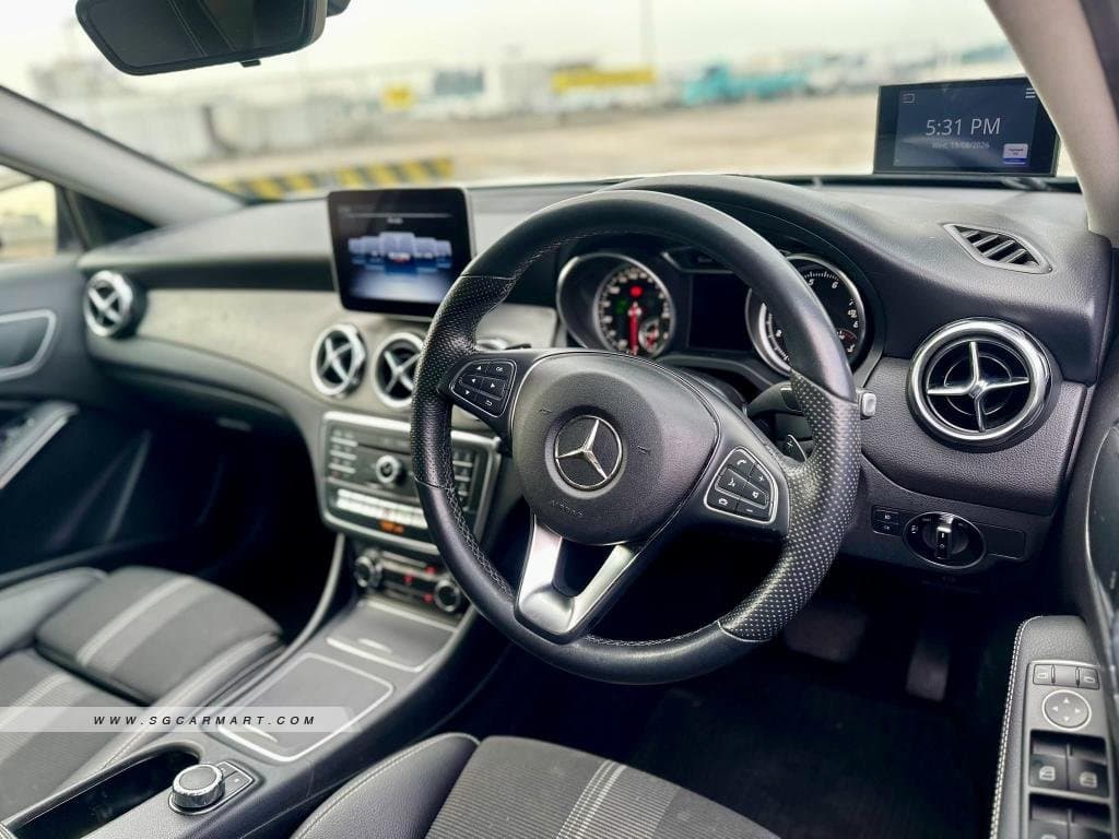 Mercedes-Benz GLA-Class GLA180 Urban Edition photo 6