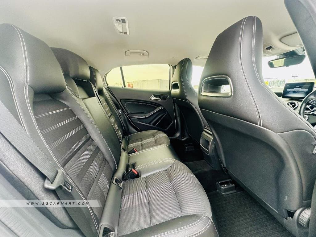 Mercedes-Benz GLA-Class GLA180 Urban Edition photo 8