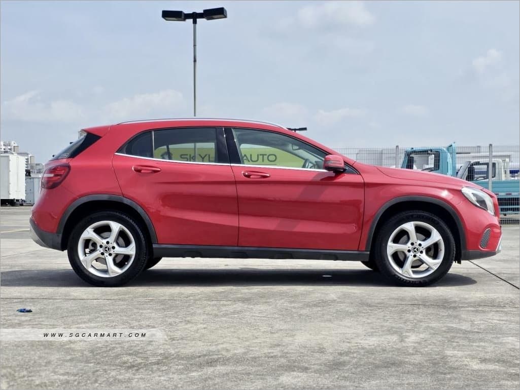 Mercedes-Benz GLA-Class GLA180 Urban Edition photo 3