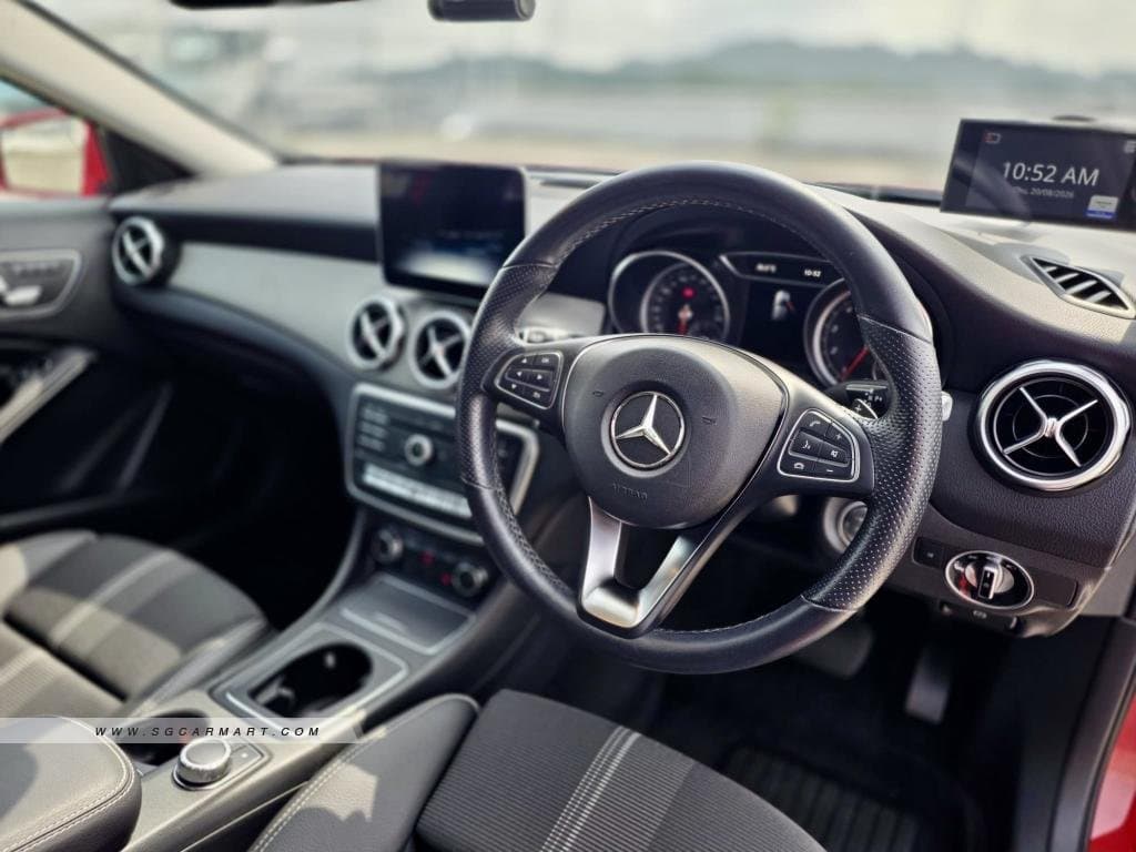 Mercedes-Benz GLA-Class GLA180 Urban Edition photo 7