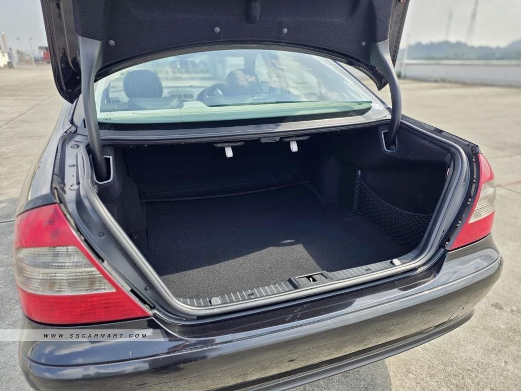 Mercedes-Benz E-Class E200K (COE till 07/2027) photo 5