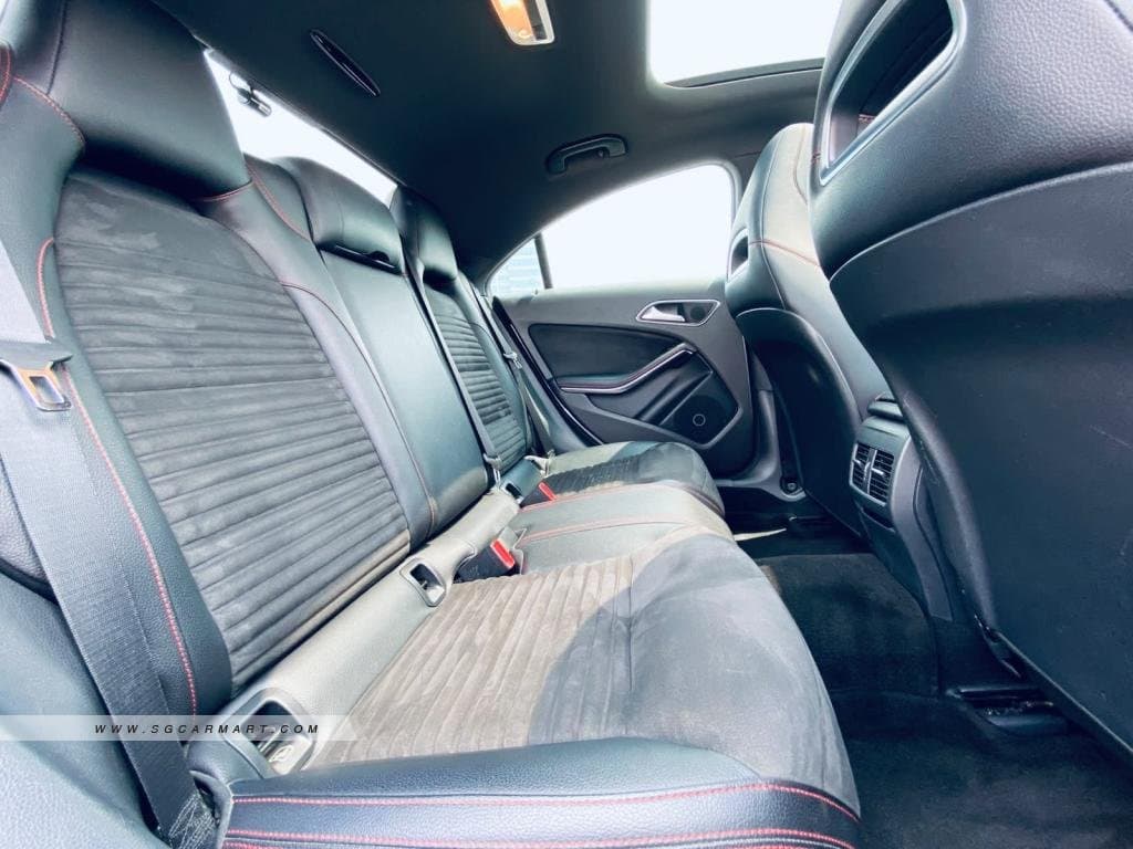 Mercedes-Benz CLA-Class CLA180 AMG Line photo 8