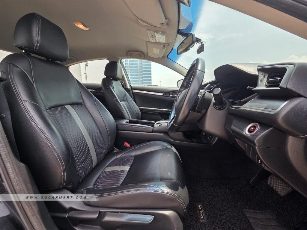 Honda Civic 1.6A VTi photo 8