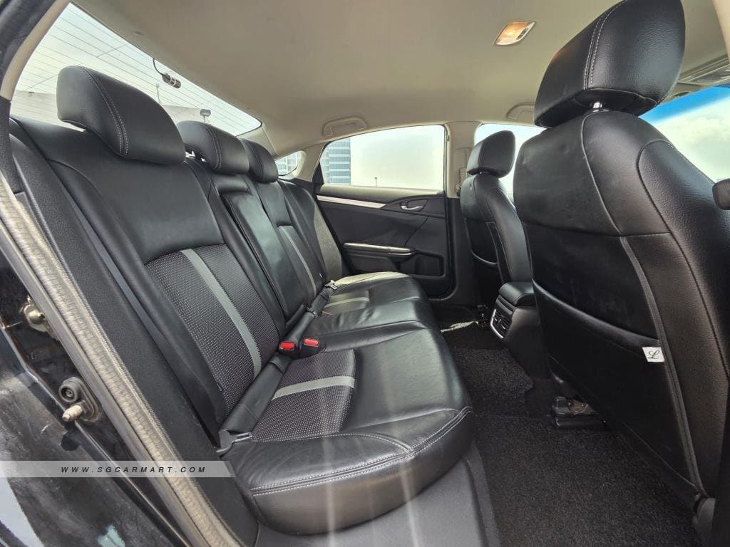 Honda Civic 1.6A VTi photo 9